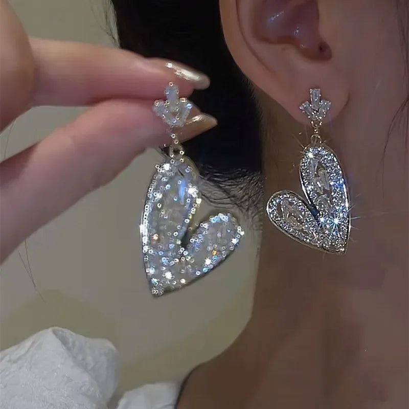 2024 New High-end Elegant Black Zircon Earrings for Women Fashionable Individuality Daily Accessory Party Jewelry Birthday Gifts
