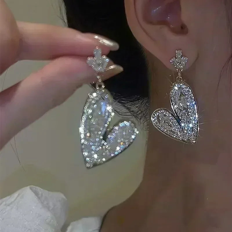 Charming Black Crystal Drop-shaped Pendant Earrings for Women