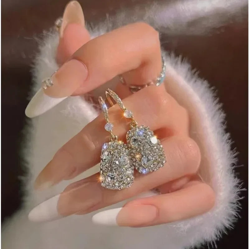 2024 New Hot Korean Beautiful Exquisite Fashion Long Shiny Gypsophila Earrings