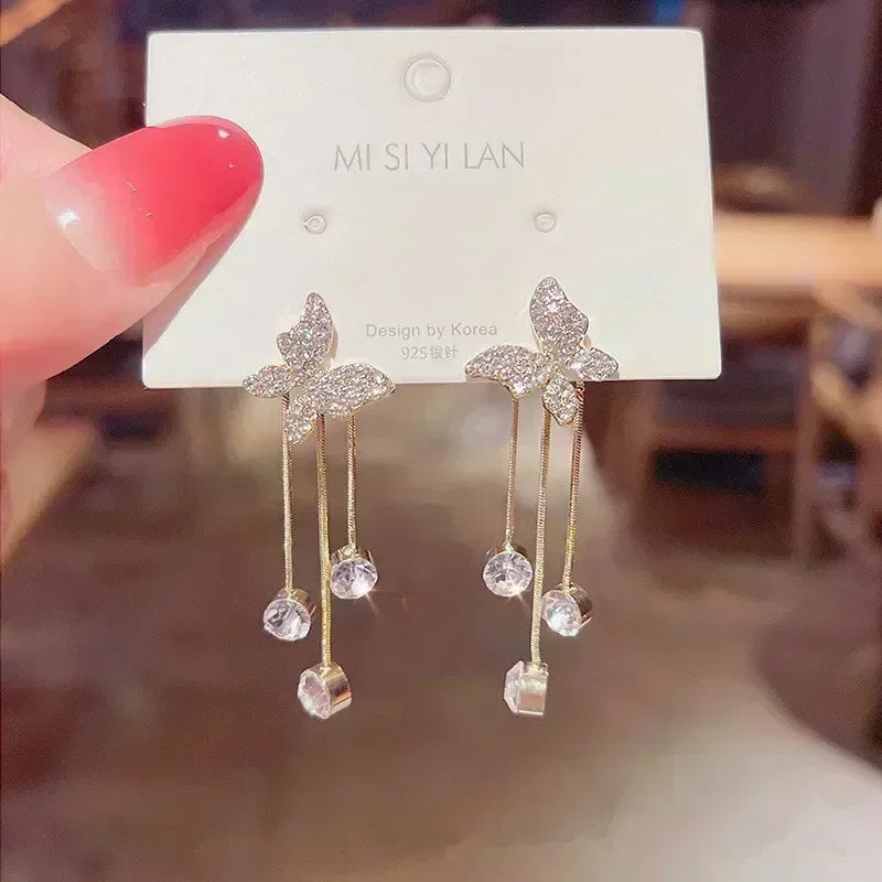 Charming Black Crystal Drop-shaped Pendant Earrings for Women